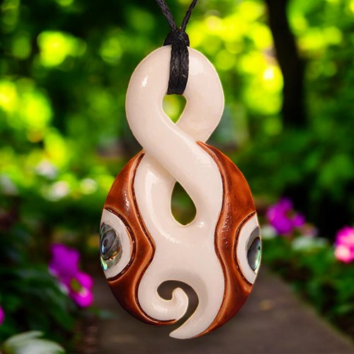 Bone Single Twist with Pāua Pendant