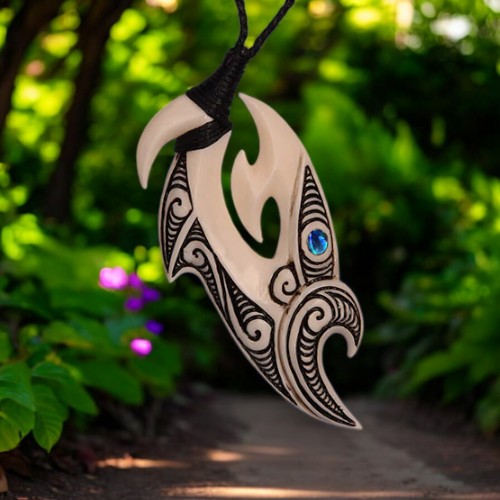 Bound Manaia Hook with Moko Pendant