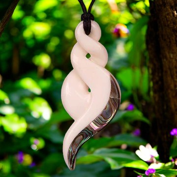 Bone_Double_Twist_Pendant_1 - XMT Creations