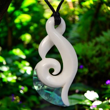 Bone_Single_Twist_Pendant_With_Pāua_1 - XMT Creations